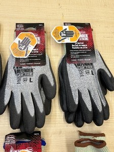 Lot Of (8) Pairs Of Boss Knife Defender Cut-Resistant Gloves, Size Large