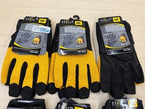 Lot Of (7) Pairs Of CAT Size XL Padded Work Gloves