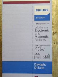 lot 58 image: 10 Pack - 40-Watt Equivalent 4 ft. Linear T12 InstantFit LED Tube Light Bulb Daylight Deluxe (6500K) - 10 Pack