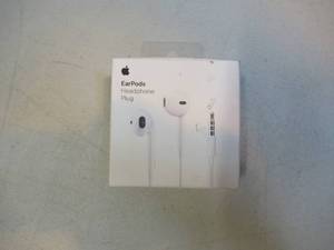lot 61 image: Apple - EarPods with 3.5mm Plug - White