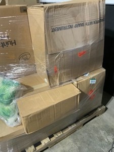Pallet of Different Sizes & Designs of Outdoor Patio Cushions & Throw Pillows. See Pictures