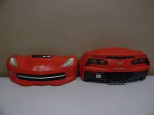 lot 34 image: CHEVROLET CORVETTE FRONT & REAR FASCIA LIGHTED WALL DISPLAYS - BOTH WORK - VERY NICE CONDITION - GREAT PIECES - APPROX 19 WIDE 7 HIGH 8 DEEP - SEE PICTURES