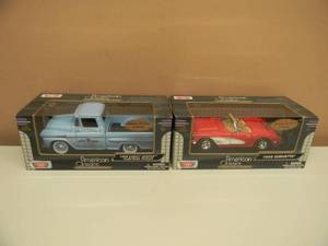 lot 41 image: MOTOR MAX AMERICAN CLASSICS 124 SCALE DIECAST 1959 CORVETTE, 1958 CHEVY APACHE FLEETSIDE - NEW IN THE BOX - SEE PICTURES