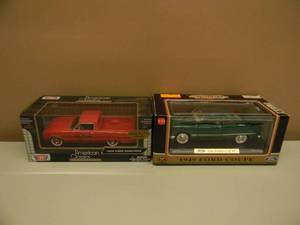 lot 42 image: MOTOR MAX AMERICAN CLASSICS 124 SCALE DIECAST 1949 FORD COUPE, 1960 FORD RANCHERO - NEW IN THE BOX - SEE PICTURES