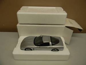 lot 59 image: BROOKFIELD 124 SCALE DIECAST 1997 CORVETTE - NEW IN THE BOX - NICE - SEE PICTURES