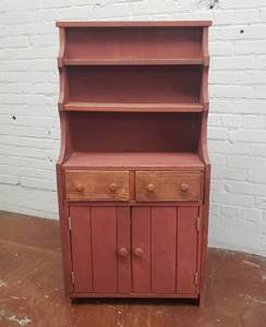 lot 65 image: Charming Petite Kitchen Hutch