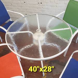 lot 68 image: Colorful Patio Table and Chairs Set