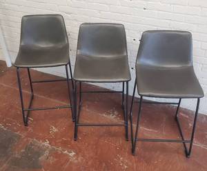 lot 6 image: Modern Contemporary Barstool set