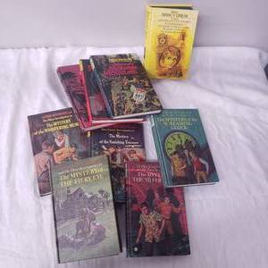 lot 110 image: Alfred Hitchcock Mystery Series Collection