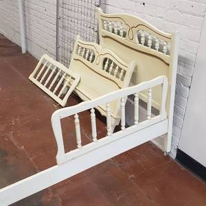 lot 115 image: Charming Early 19th Century Spindle Bed