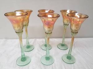lot 23 image: Stunning Handmade Art Glass Flutes- Signed