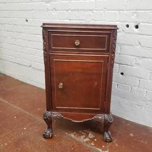 lot 2 image: Antique Chippendale Nightstand