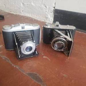 lot 57 image: Vintage Camera Collection