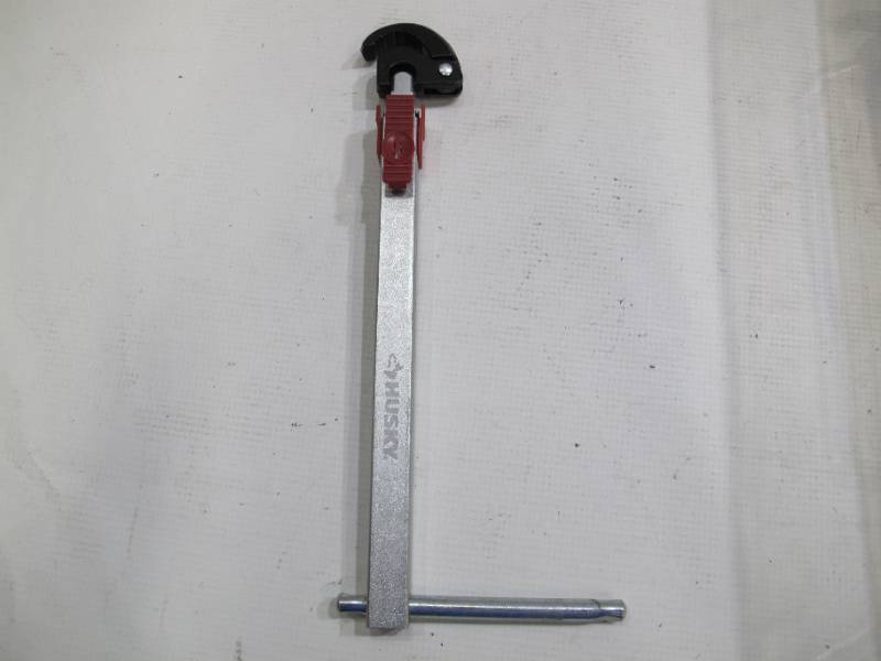 lot 243 image: Bok Lot of 15 Husky Pipe Bending Tools