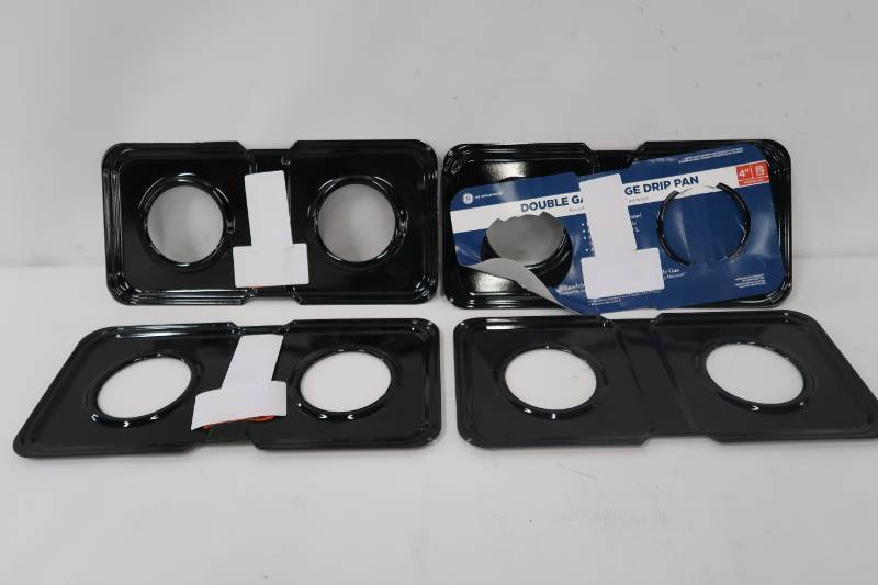 lot 306 image: GE 17-12 in. x 8-12 in. Porcelain Double Gas Range Drip Pan PM49X7005 - 4 Pack