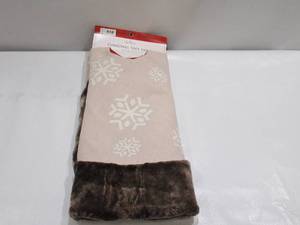 lot 918 image: HALLMARK 9467259 48 Christmas Snowflake Theme Tree Skirt BeigeWhite - 1 pk