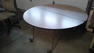 Round Folding Cafeteria Table � 60 in. Diameter.