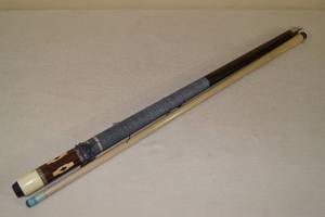 lot 6 image: McDermott 19.5 Oz Pool Cue - Diamond Inlays - Needs Re-Wrap