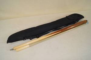 lot 9 image: McDermott 19.5 Oz Sneaky Pete Pool Cue with Soft Case