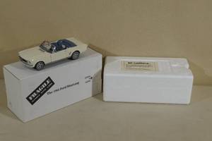 lot 70 image: Danbury Mint 1966 Ford Mustang Die Cast Car Model