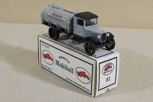 lot 85 image: ERTL Gargoyle Mobiloil Die Cast Metal Tanker Truck Coin Bank