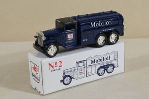 lot 87 image: ERTL Mobilgas Mobiloil Die Cast Tanker Truck Coin Bank - Blue