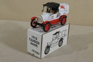 lot 95 image: ERTL Mobilgas Die Cast 1918 Tanker Truck Coin Bank