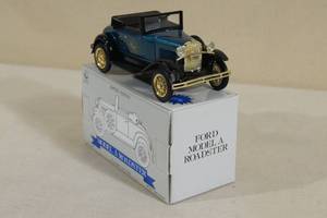 lot 98 image: Spec-Cast 1992 Subscribers Edition Ford Model A Roadster Die Cast Car Bank