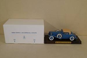 lot 76 image: Danbury Mint 116 Scale 1929 Cord L-29 Special Coupe Die Cast Car Model