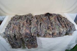 lot 135 image: Cabelas 2 Piece Camo Ghillie Suit - XL Reg