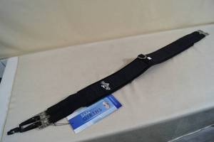 lot 204 image: Professionals Choice SMx English Saddle Girth - 46