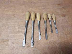 Set of Standard Wood Handle Screwdrivers