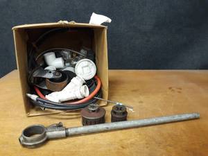 TOLEDO Pipe Threader Handle, (2) Dies and Box of Assorted Parts