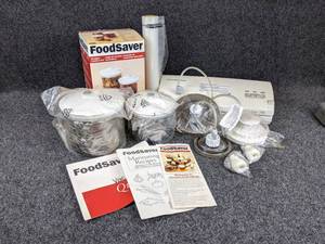FoodSaver Vac 750 Machine with Canisters