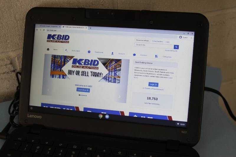 lot 34 image: Lenovo N22-20 Chromebook 80SF 11.6 Laptop Computer w Intel Celeron Chrome OS & Power Adapter