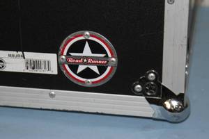 lot 58 image: Road Runner M8URR 8-Space Slant Top Pro Audio  Video Hard-Sided Equipment Road Case