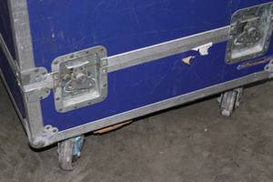 lot 80 image: Heavy Duty Road  Travel  Foam-Lined Shipping Case on Casters