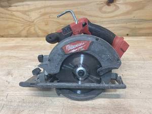 lot 53 image: MILWAUKEE M18 FUEL 18-Volt Lithium-Ion Brushless Cordless 6-12 in. Circular Saw (Tool-Only)
