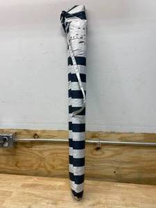 lot 117 image: OUTDOOR MASTER Patio Umbrella