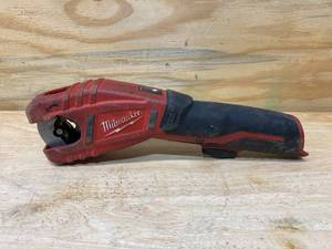 lot 75 image: MILWAUKEE M12 12-Volt Lithium-Ion Cordless Copper Tubing Cutter (Tool-Only)