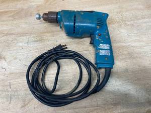 lot 109 image: MAKITA 6510LVR 38 Corded Drill