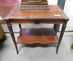 Vintage wood side table measuring 26 wide 24 tall and 17 deep