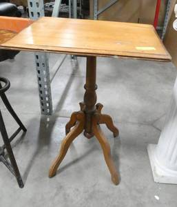 Wood side table 22 wide x 17 deep x 28 tall