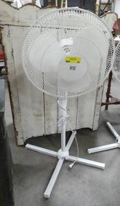 Floor standing fan