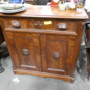 Very nice vintage buffet cabinet