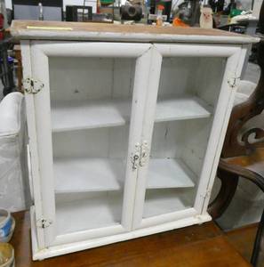 Vintage wall hanging medicine cabinet size shelf with glass doors, lots of great character