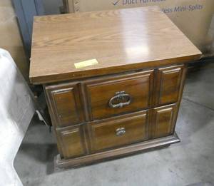 end table with 2 drawers