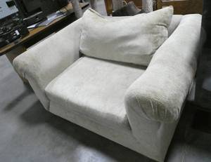 Oversized tv chair