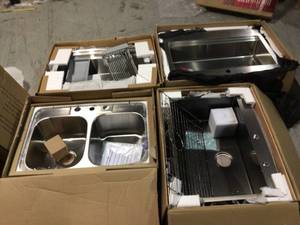Lot of 4 Mixed and Assorted Kitchen Sinks Customer Returns See Pictures