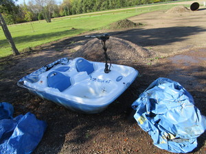 Pelican Paddle Boat w Trolling Motor & Tarp